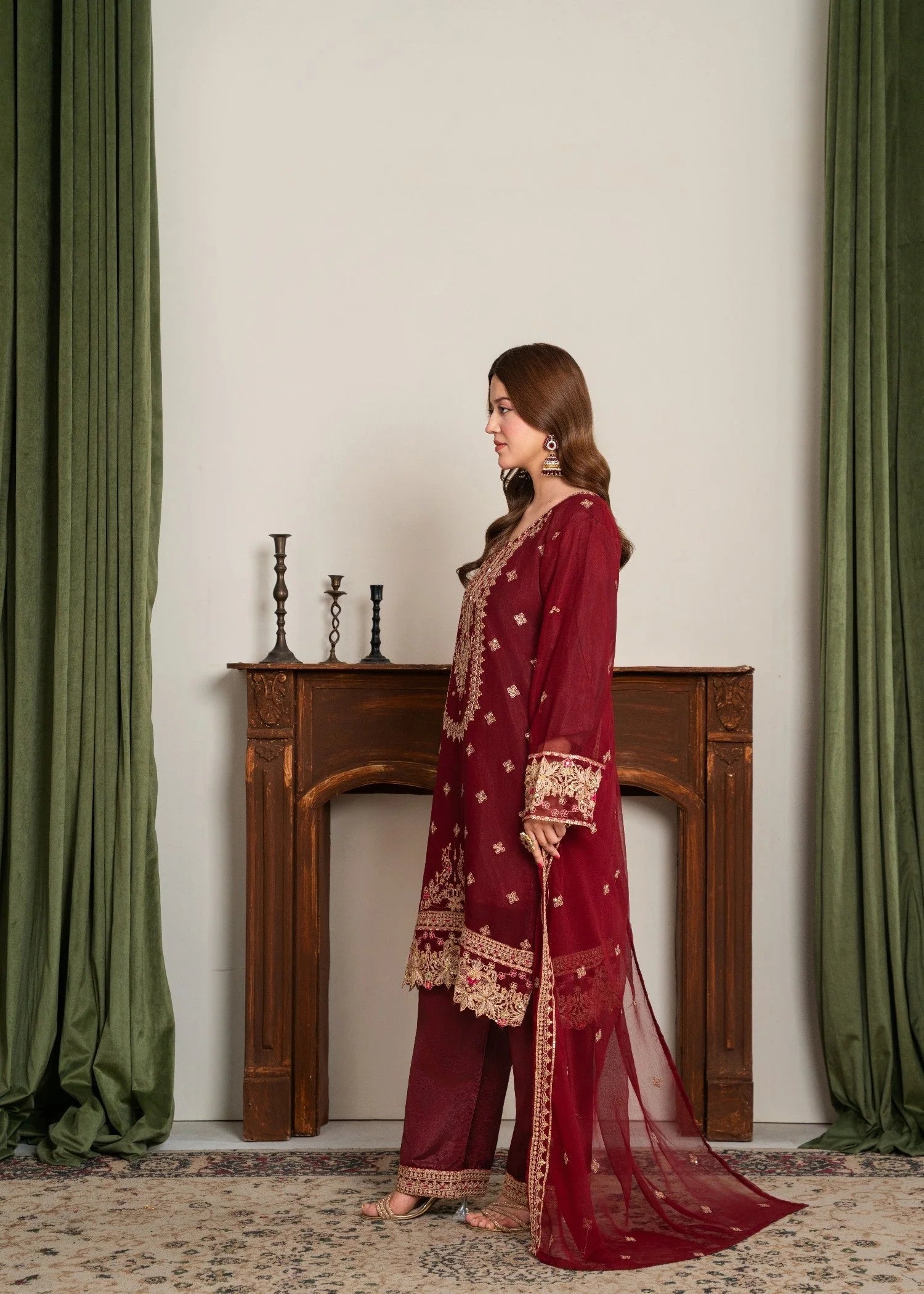 Gul (Maroon)