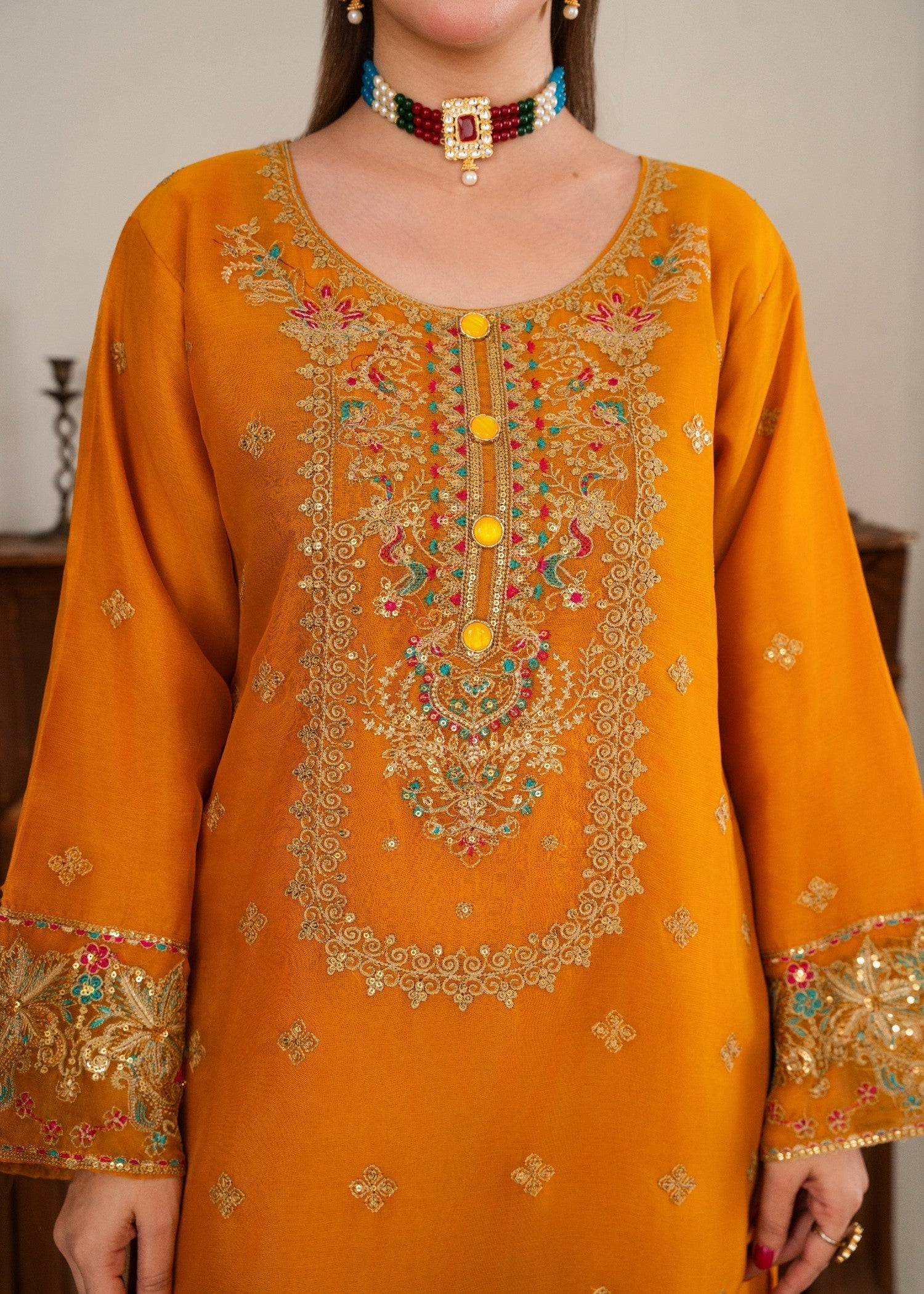 Gul (Yellow Orange)