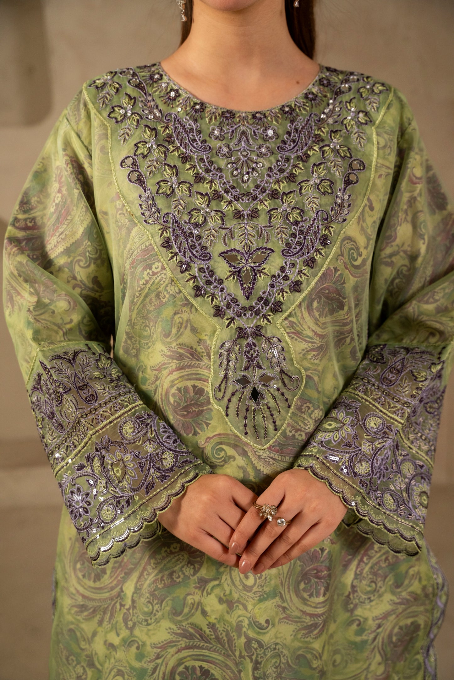 Gul Bahar (Pistachio Green)