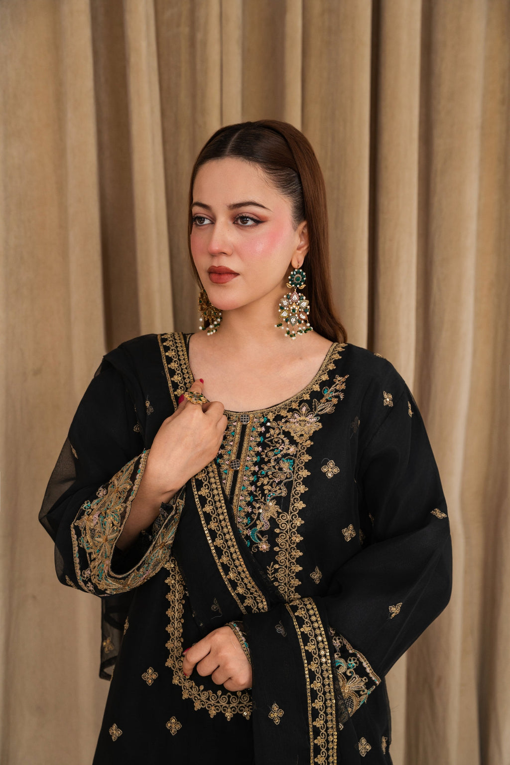 Gul (Black)