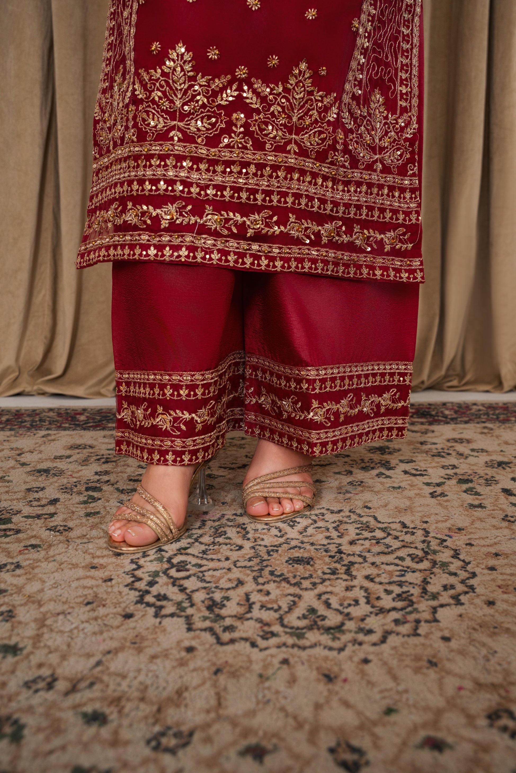 GULNAR (Maroon)