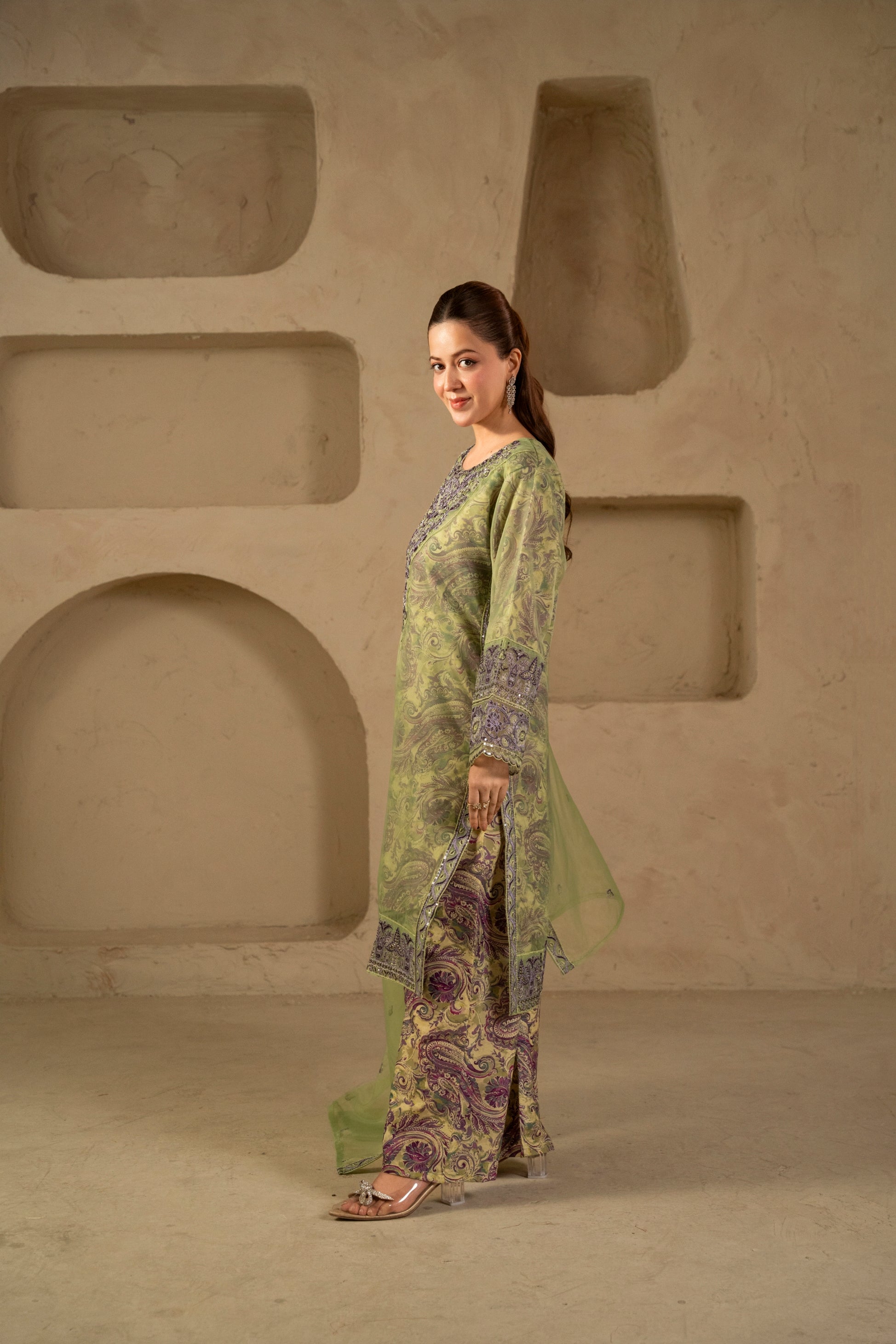 Gul Bahar (Pistachio Green)