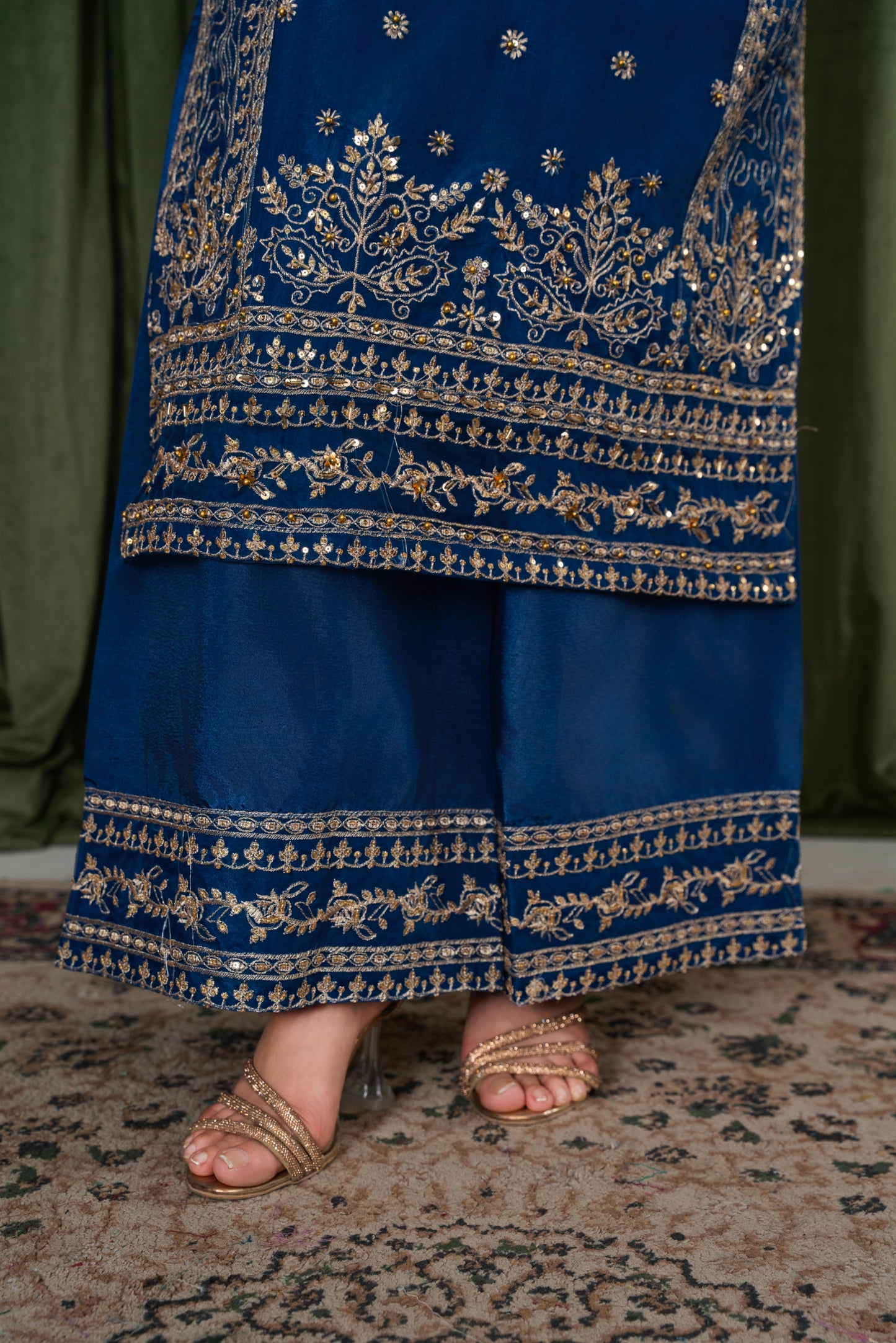 Gulnar (Blue)