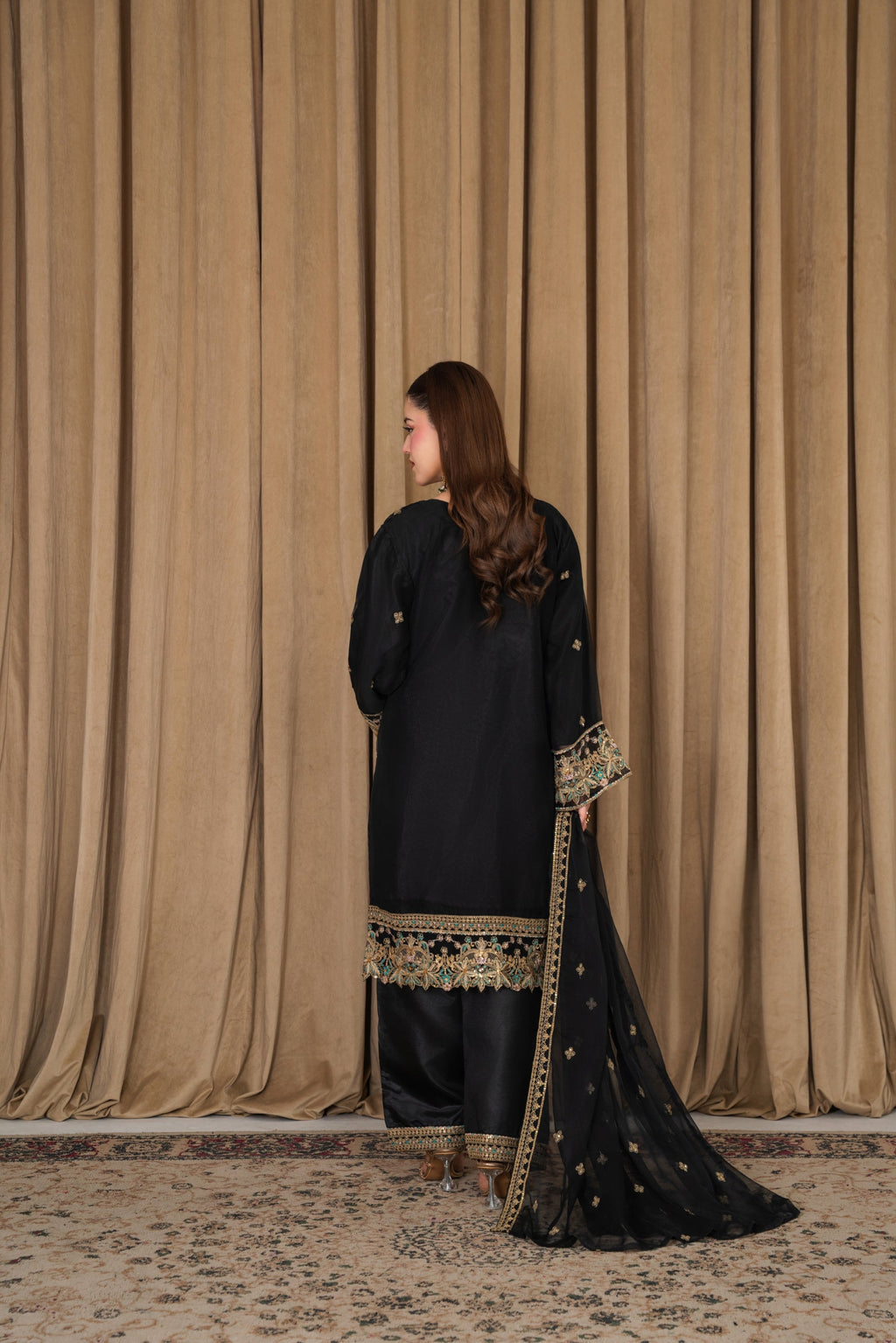 Gul (Black)