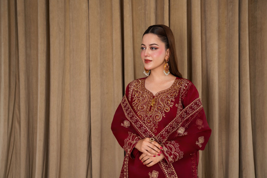 GULNAR (Maroon)