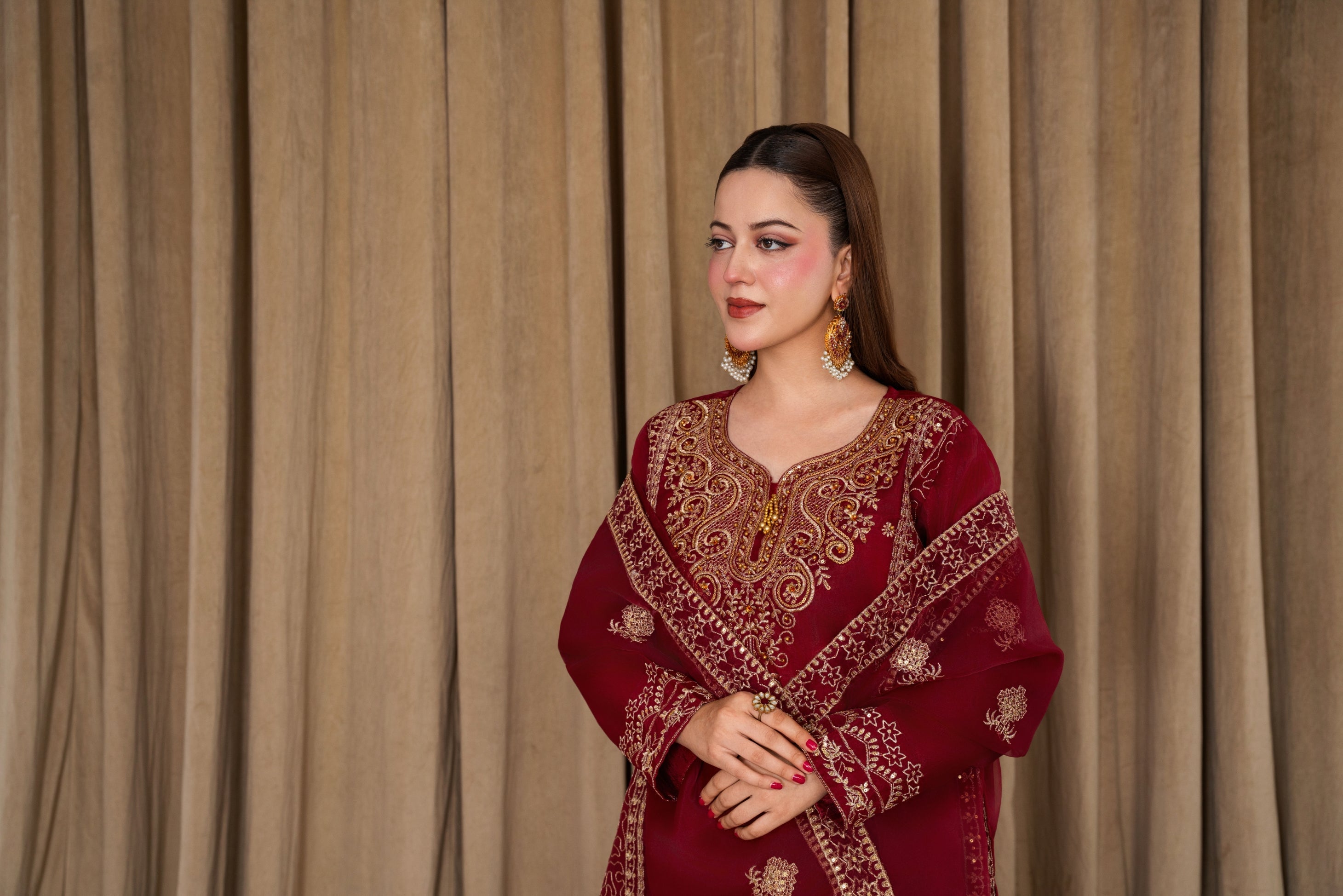 GULNAR (Maroon)
