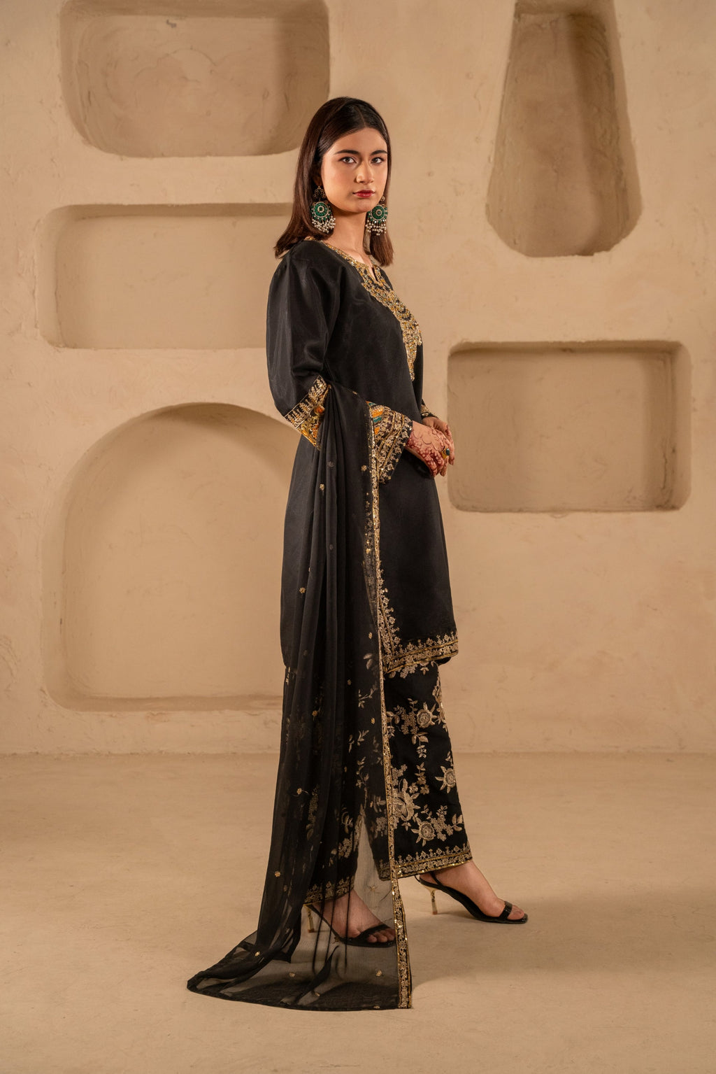 Zeen (Black)
