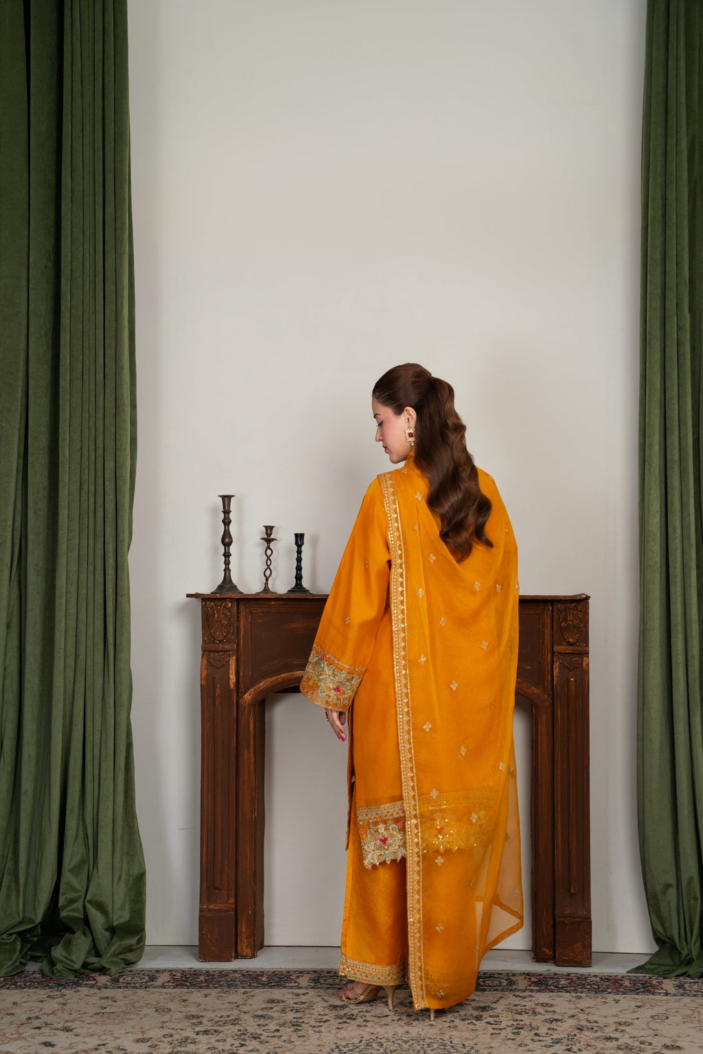 Gul (Yellow Orange)